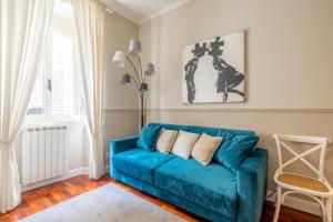 Charming apartment with patio a few steps from Colosseum