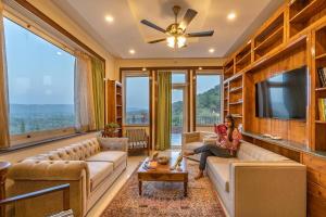 StayVista at Dhauladhar House - Aesthetic 4 BHK Villa in Kangra