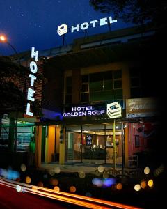 Swing & Pillows - Golden Roof Hotel Seri Iskandar, Ipoh