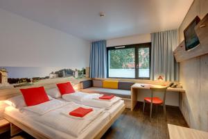 Twin Room room in MEININGER Hotel Wien Downtown Franz