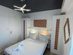 Hotels Logis Les Cols Verts : photos des chambres
