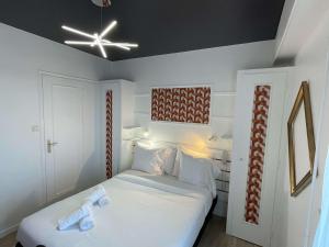 Hotels Logis Les Cols Verts : Chambre Double Économique avec Balcon