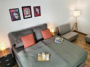 Neues City Center Piano Appartement mit Netflix