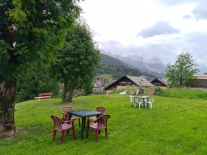 Appartment Deville with Garden