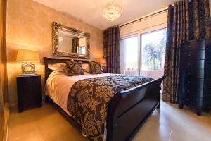 Luxury South Facing Groundfloor Apt