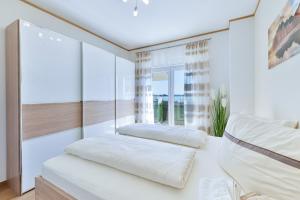 Beachfront Reiterer Villa V1 with Jacuzzi 30 meters from the Beach - CROWONDER LUXURY RENT