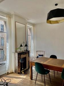 Appartements Coeur de ville, appartement de caractere : photos des chambres