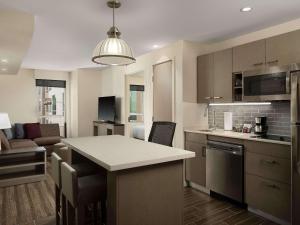 Hyatt House LA - University Medical Center