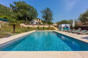 Villa Valentina - Luxurious holiday for 9 people with xxl pool and whirpool