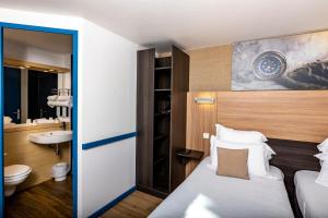 Hotels Kyriad Paris Ouest - Colombes : Chambre Lits Jumeaux