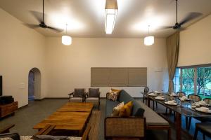 StayVistas Villaggio - Orchard Oasis with Pool, Expansive Lawn, Patio & Indoor Activities