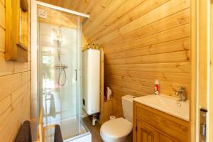 Chalets Cabane en bois avec bain nordique : photos des chambres