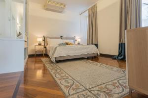 Lake Holiday Como by RentComo