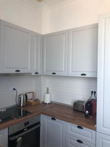 Patrick’s cozy studio