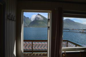 Lydersen Rorbuer Budget Hostel & Private Apartments