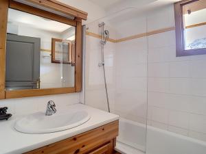Appartement rénové proche pistes avec sauna, hammam et balcon - FR-1-344-145