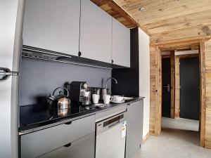 Appartement rénové 36m², skis aux pieds, balcon sud - FR-1-344-595
