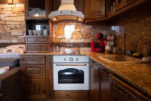 LITTLE BIRD Residency - Luxury Guesthouses in Leshten