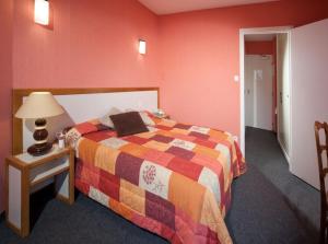 Hotels Logis Hotel des Voyageurs : Chambre Double