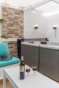 City and Sand Suites