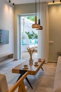 City and Sand Suites