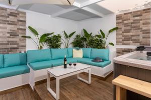 City and Sand Suites