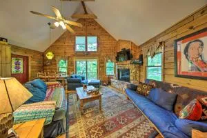 11 Mi to Calaboose Cellars Marble Cabin with Deck! - Andrews