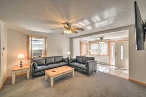 OOB Apt - 1 Block to Bay, Half-Mile to Pier!