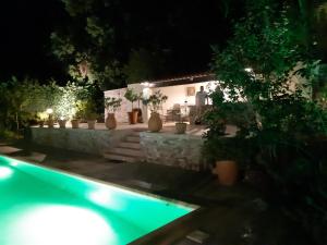 Villas VILLA LA LICORNE Piscine privee, Jacuzzi, Massages, Tennis, Golf a 11km : photos des chambres