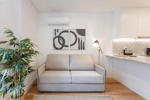 Downtown Wonder Flat w AC by LovelyStay