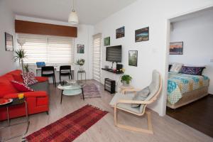 ARTEMIS 3, Beachfront Boutique Apartment