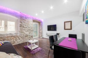 Aparment Lila