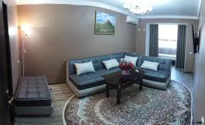 Apartment near Farkhadskiy bazar - Katartal