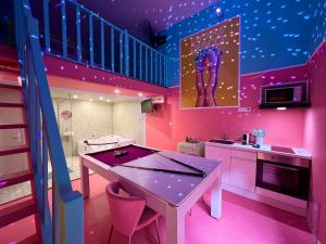 Appartements Capsule Disco - Jacuzzi - Billard - Netflix & Home Cinema - Nintendo switch & jeux : photos des chambres