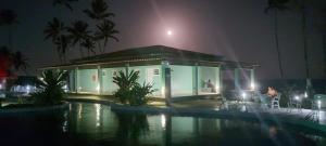 Village em Condomínio c piscina e acesso a praia