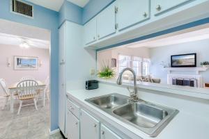 Madeira Beach Yacht Club 215F