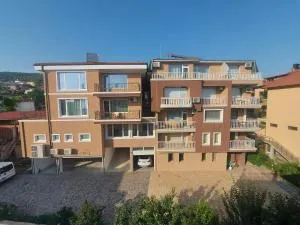 Guest House Rona - Free Parking and Sea View - Kosharitsa