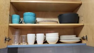 Tropical Oasis by the beach and shops, with pool