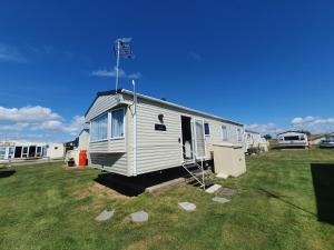 obrázek - Remarkable 5-Bed Cabin in Clacton-on-Sea