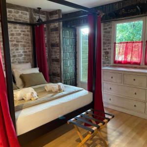 B&B / Chambres d'hotes Le Maine N 5 - FLEAC ANGOULEME - Suite Harry Potter : photos des chambres