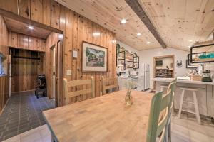 Secluded Family Cabin Less Than 1 Mi to Lake Michigan!