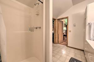 Secluded Family Cabin Less Than 1 Mi to Lake Michigan!