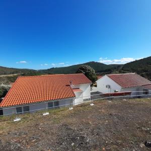 Casas da Escola - "Casa da Professora" - Meãs