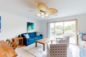 Duckin' Around DK12 - Mamie