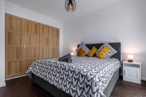 Appartements King Size Bed - Free Private Parking - Garden & Terrace - 14min from DisneyLand : photos des chambres