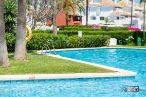 Modern 3 BDRM Apt with Sea Views & Pool Newly Renovated