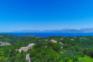 Brand New Villa Loki with Large infinity pool WiFi and Sea Views