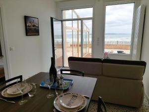 Appartements Apartment in excellent location, direct access to the beach, Plonevez-Porzay : photos des chambres