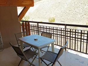 Duplex T3 à Jausiers avec piscine, sauna, terrasse, et garage - 6 pers, 50 m² - FR-1-165B-23