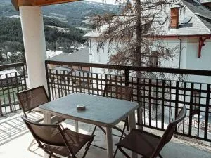 Studio cosy à Jausiers avec terrasse, piscine, sauna, parking et WIFI gratuit - FR-1-165B-49 - Jausiers